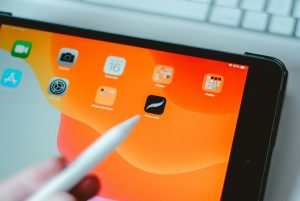 how to connect Apple Pencil to iPad