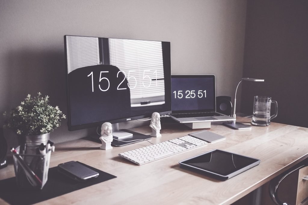 how to connect laptop to tv